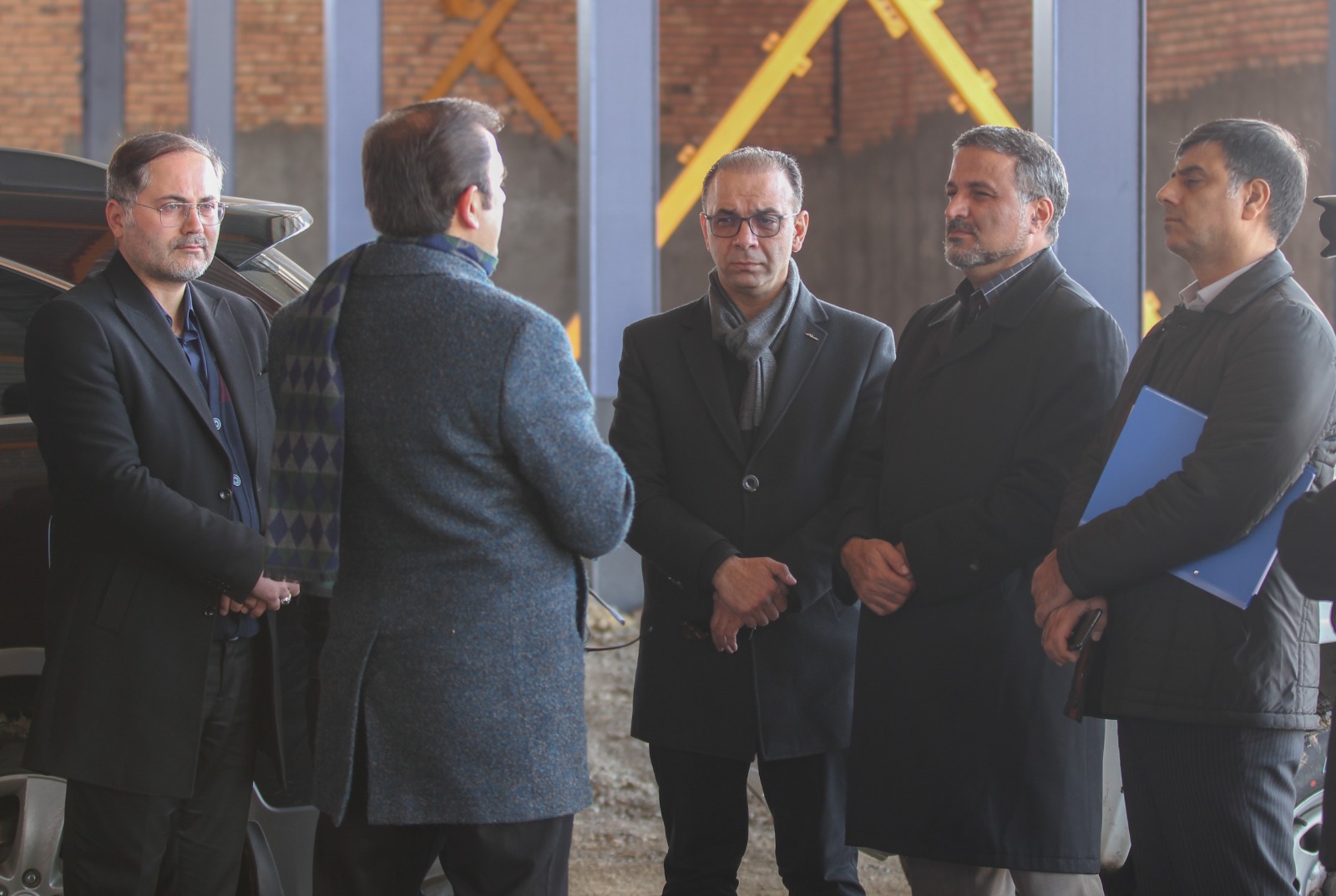 رسانه – بازدید و جلسه نمایندگان بانک ملی از محل ساخت کارخانه