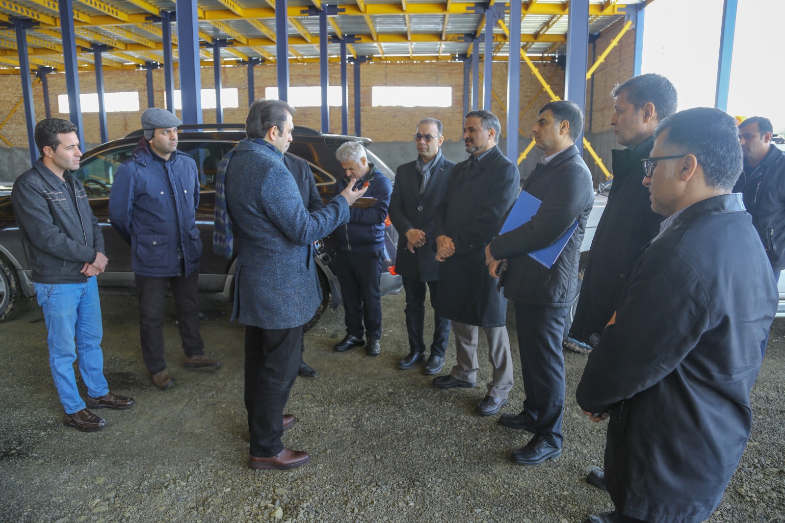 رسانه – بازدید و جلسه نمایندگان بانک ملی از محل ساخت کارخانه